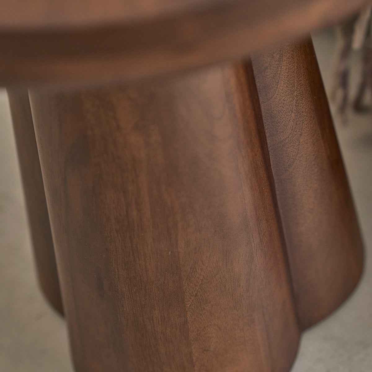 Table d’appoint en bois de manguier ronde - Le miroir.ma