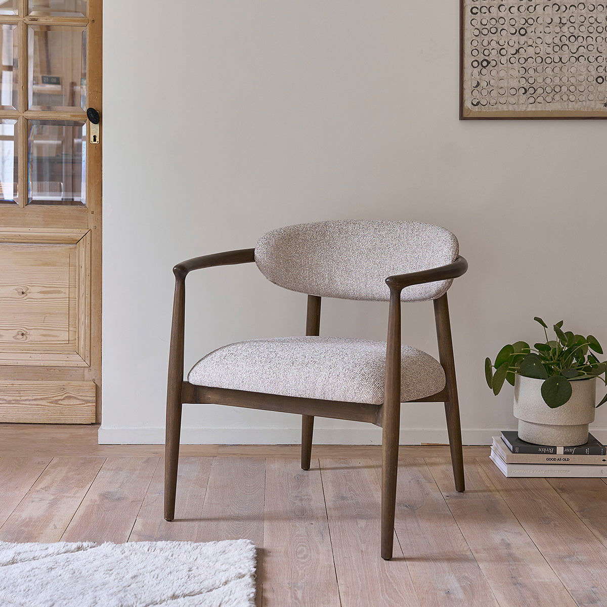 Fauteuil en bois massif et tissu texturé beige chiné - Le miroir.ma