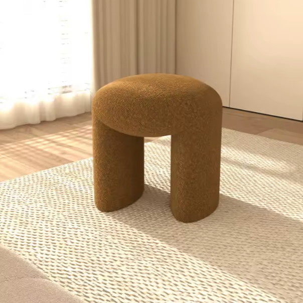 Banc décoratif orange avec pieds solides, idéal pour chambre ou entrée