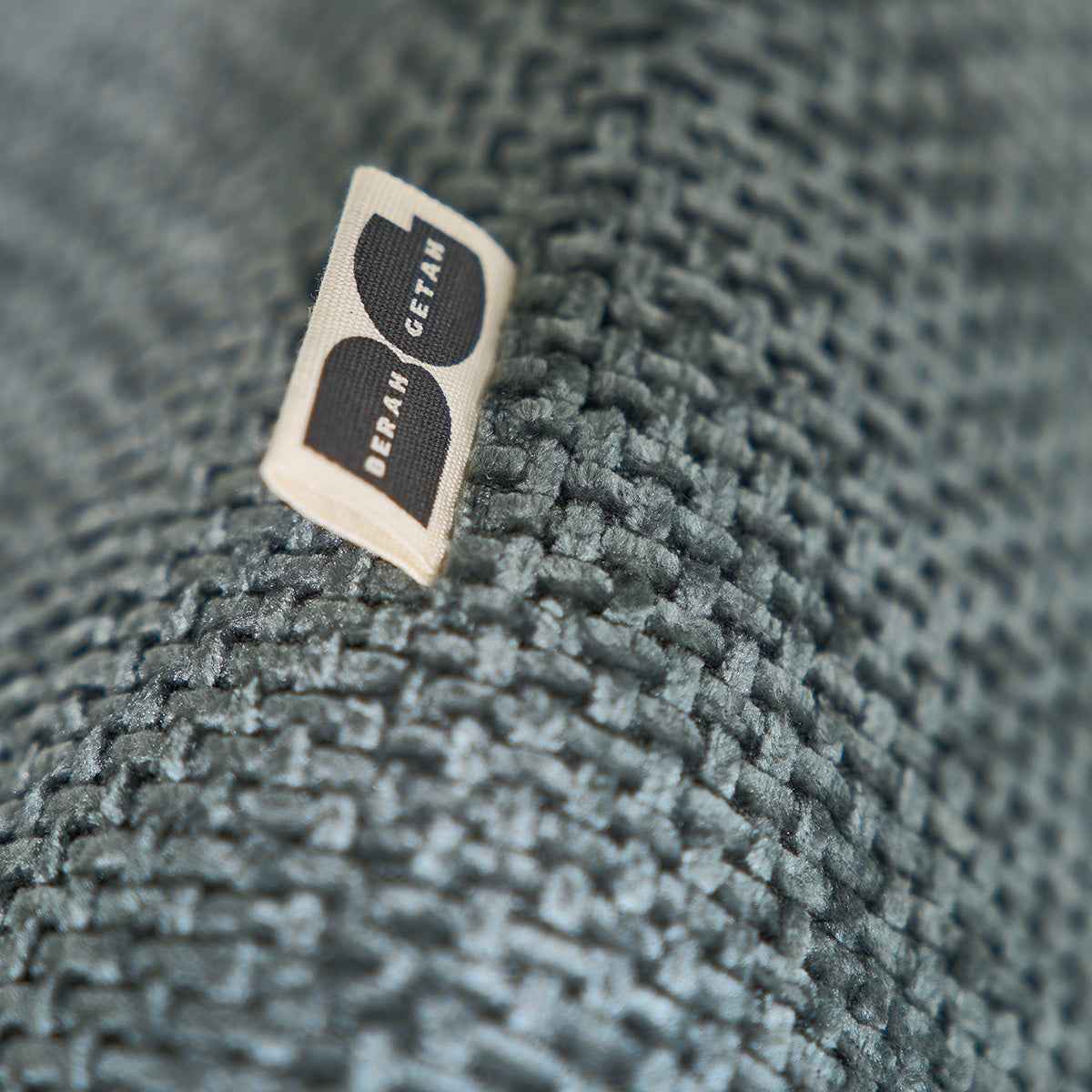 Canapé droit 4 places en velours tressé vert de gris