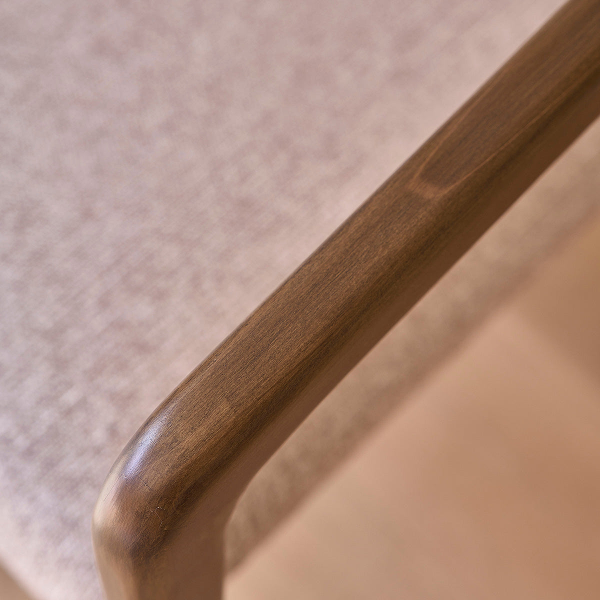 Lot de 2 chaises en bois massif et tissu texturé beige chiné - Le miroir.ma