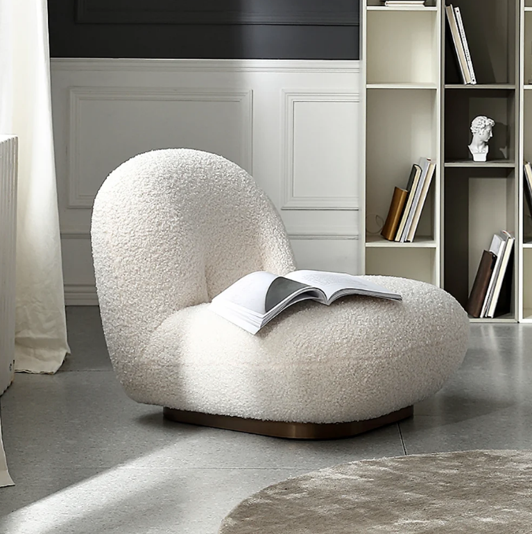 Chaise longue Area Bouclette en bois et tissu bouclette blanc pour salon moderne