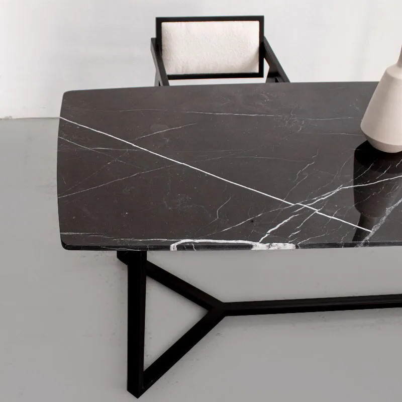 Table à manger en marbre noir – Élégance contemporaine - The Miroir