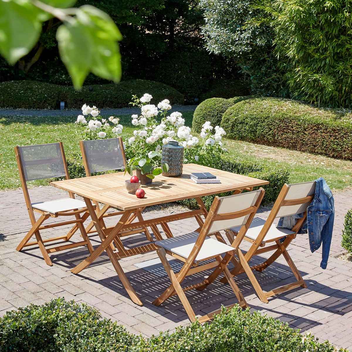Chaise de jardin en acacia massif et textilène gris