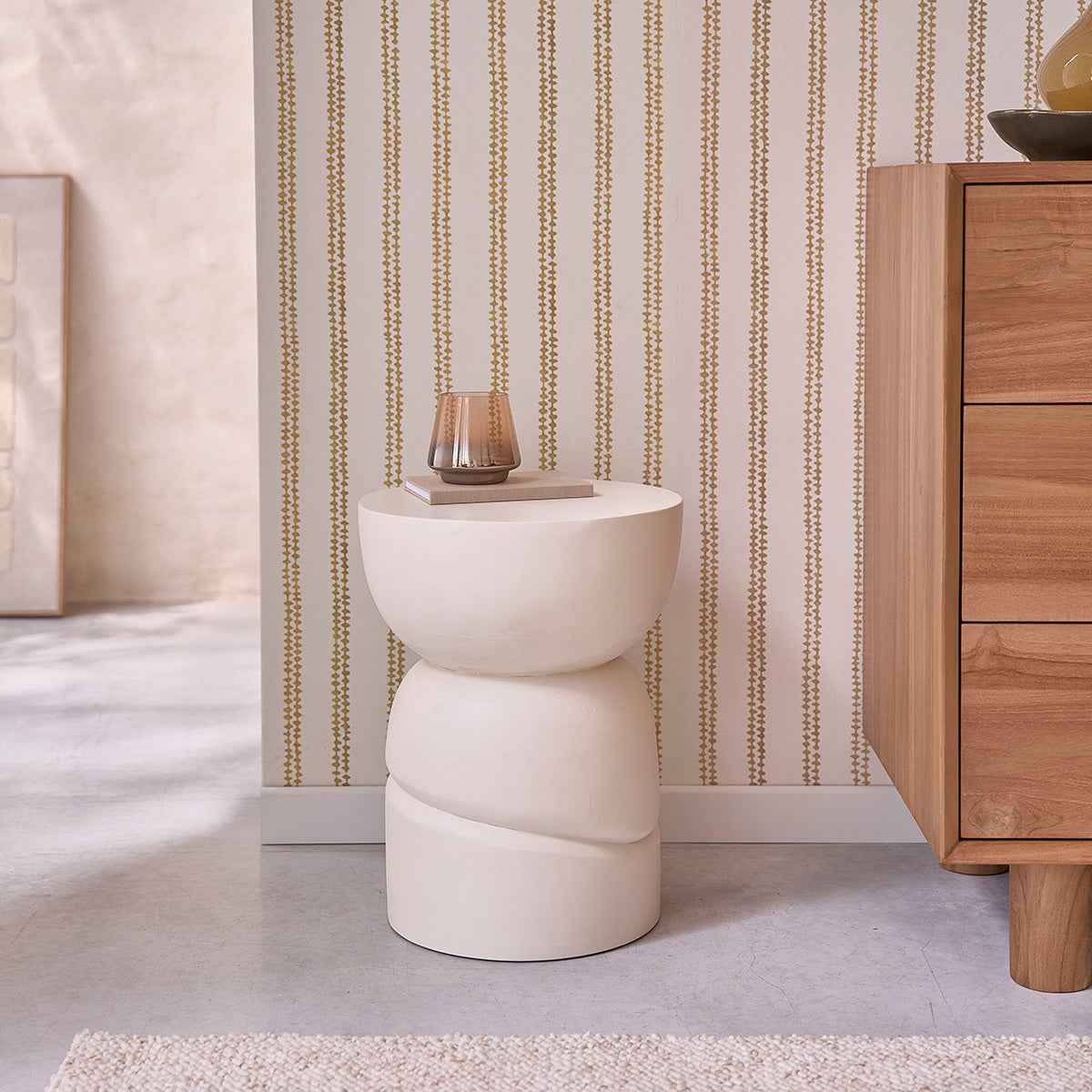 Table d'appoint en manguier massif effet béton - Le miroir.ma