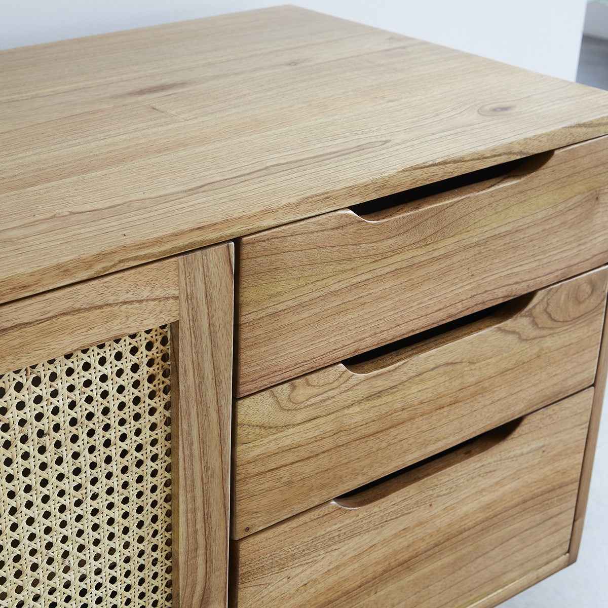 Meuble sous vasque en mindi massif et cannage 135 cm