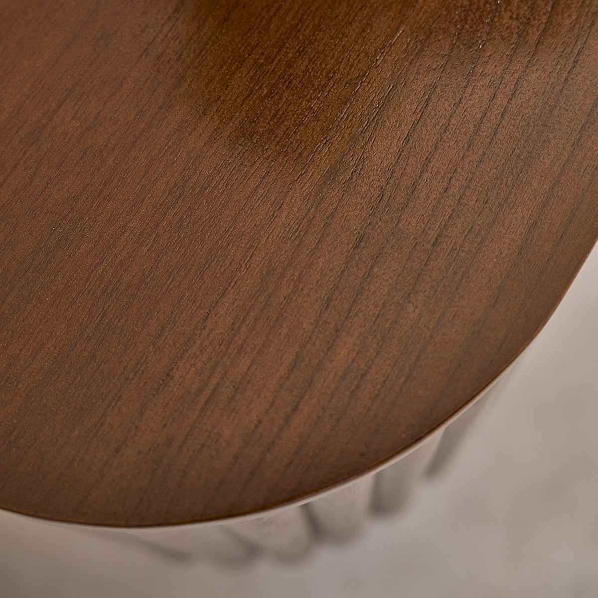 Meuble TV suspendu en bois de mindi finition noyer 140 cm