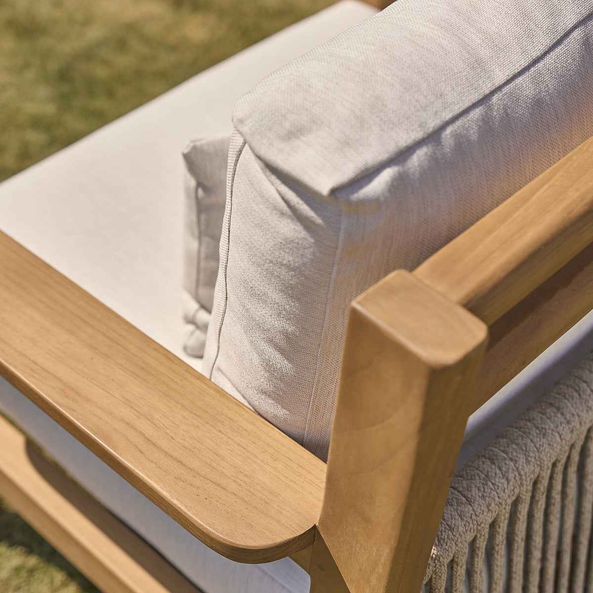 Fauteuil de jardin en teck massif avec coussins