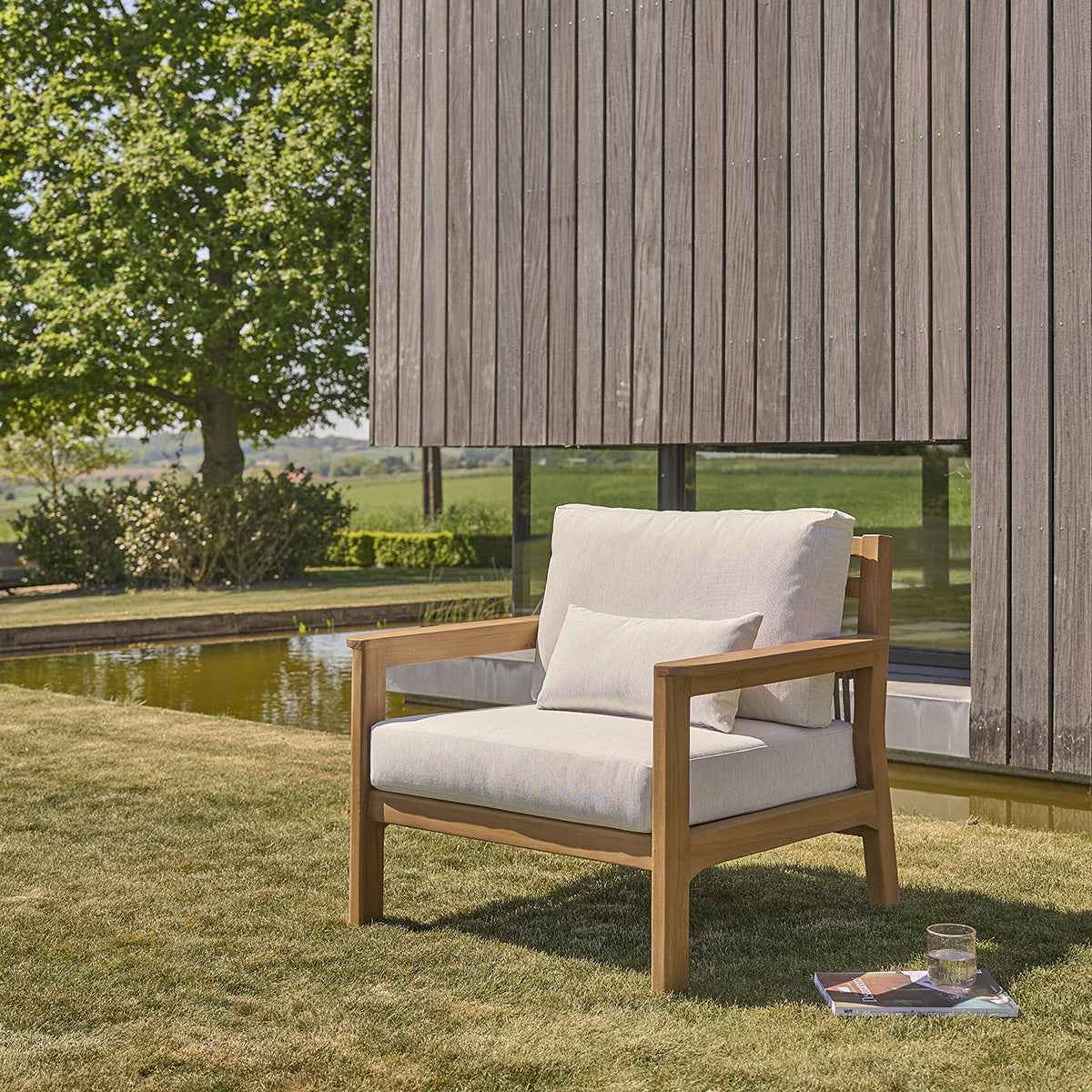 Fauteuil de jardin en teck massif avec coussins