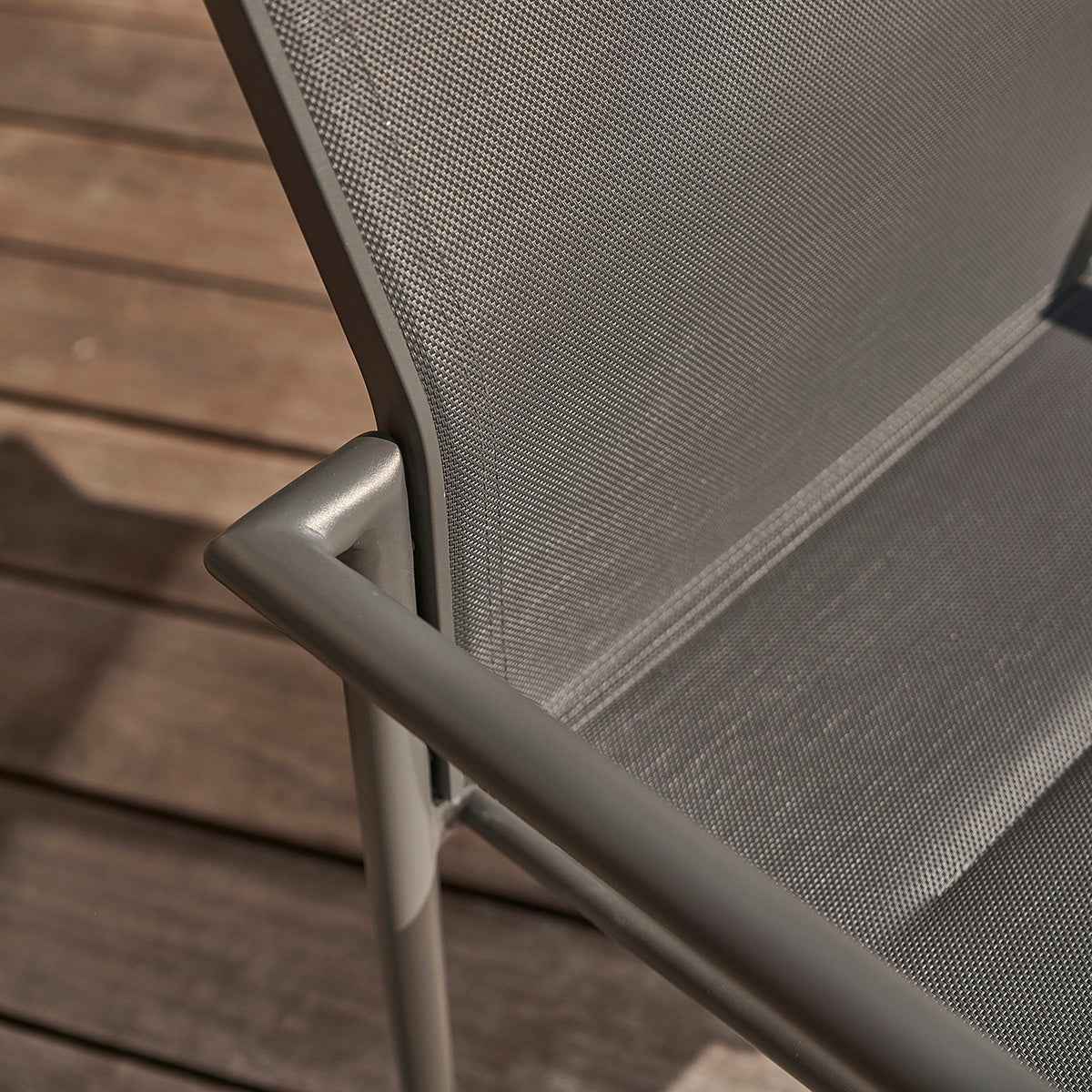 Fauteuil en aluminium et textilène gris