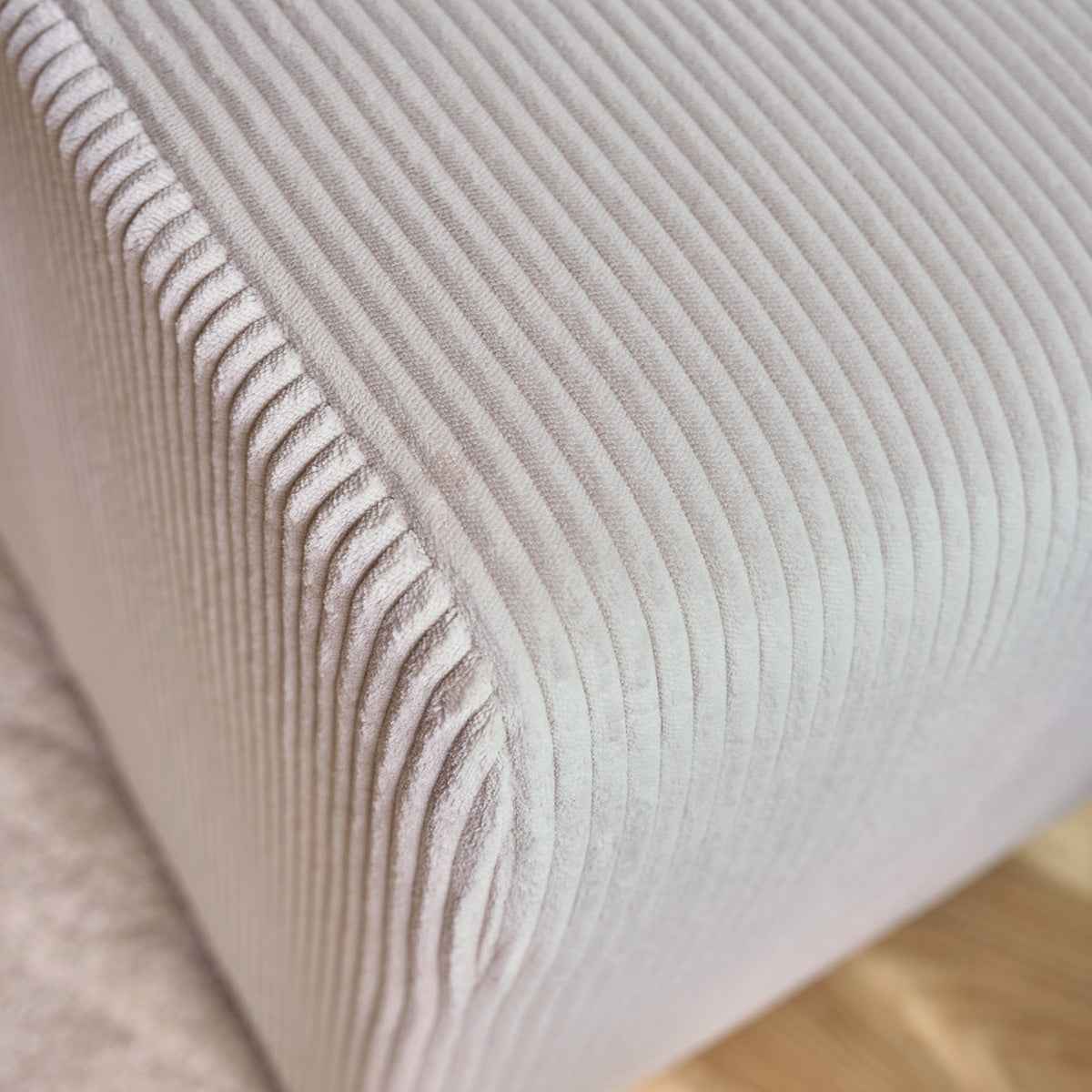 Canapé droit 3 places en velours côtelé écru