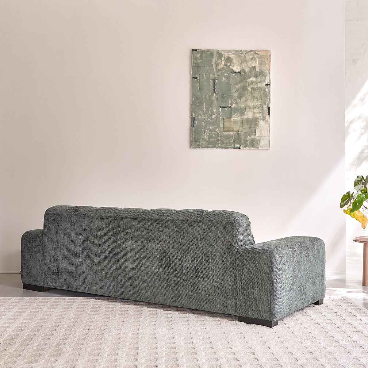 Canapé droit 4 places en velours tressé vert de gris