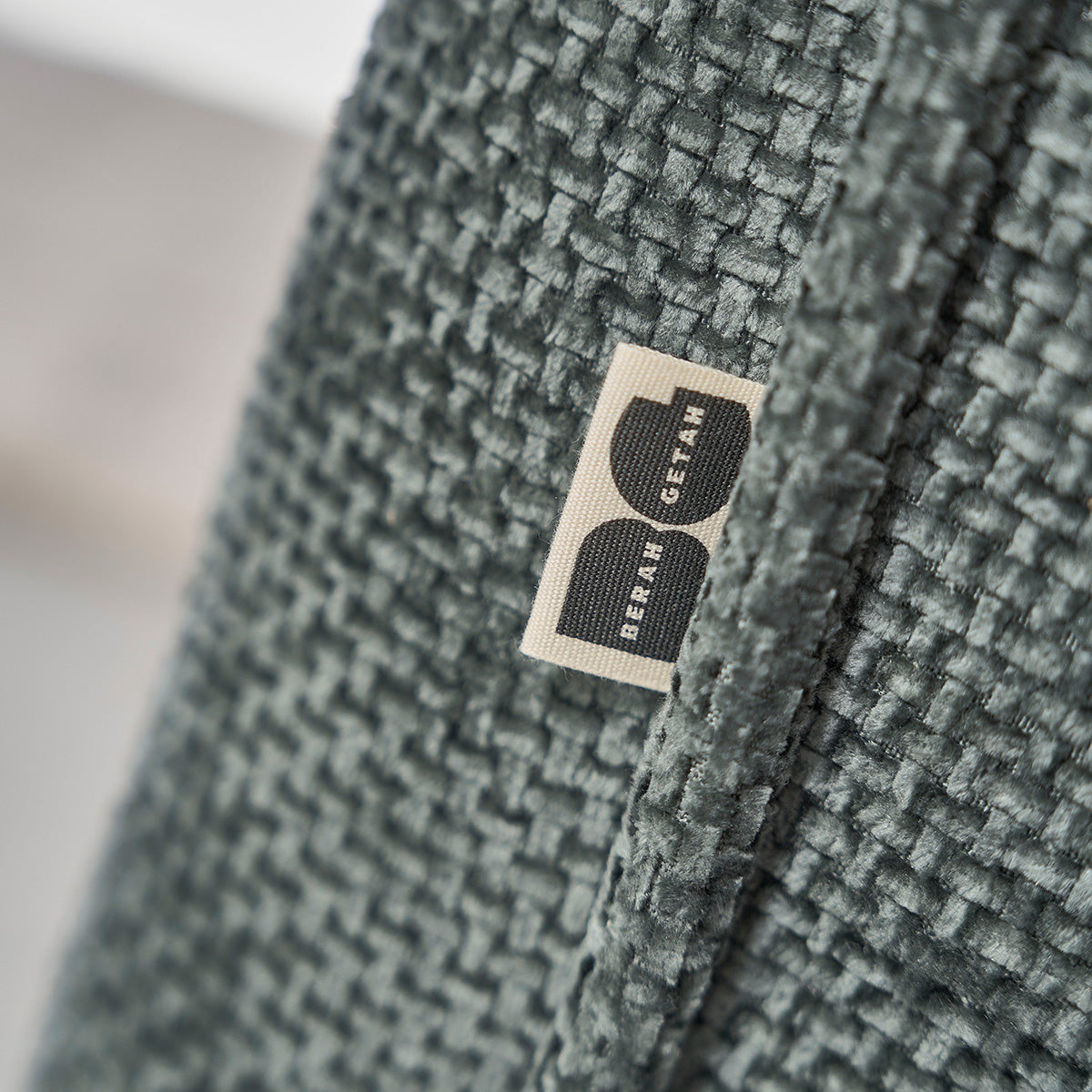 Canapé droit 3 places en velours tressé vert de gris - Le miroir.ma