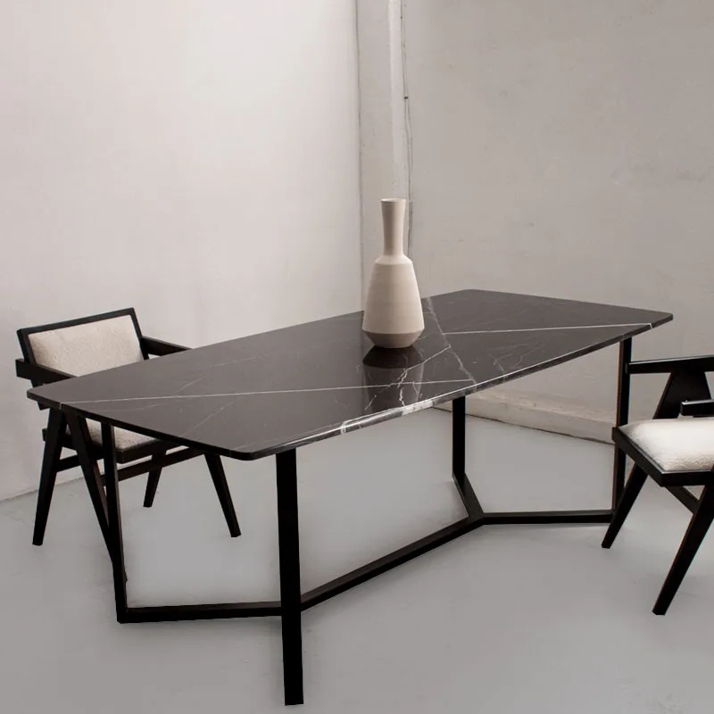 Table à manger en marbre noir – Élégance contemporaine - Lemiroir.ma
