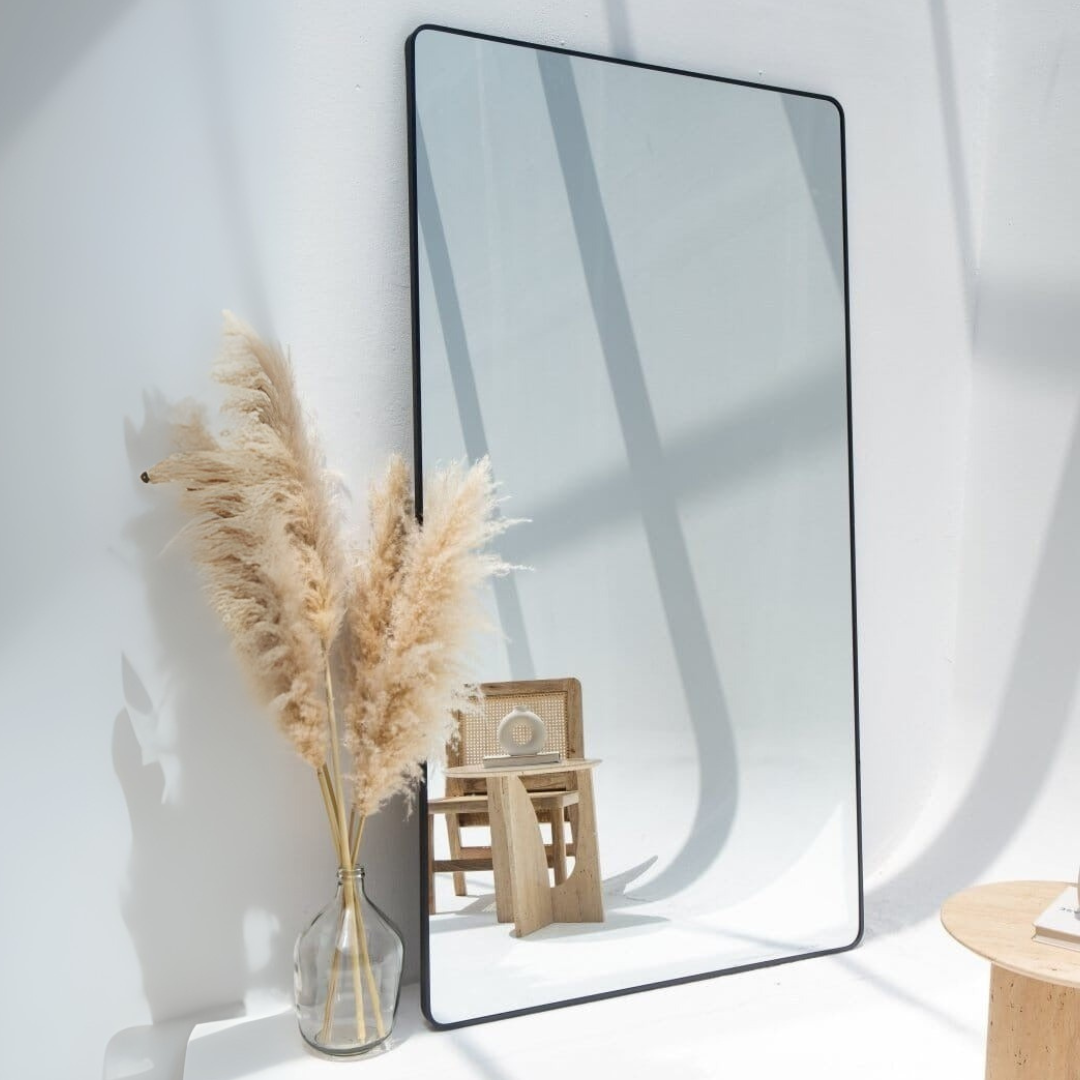 Miroir mural rectangulaire noir “Adeline” avec cadre fin – design moderne signé The Miroir.