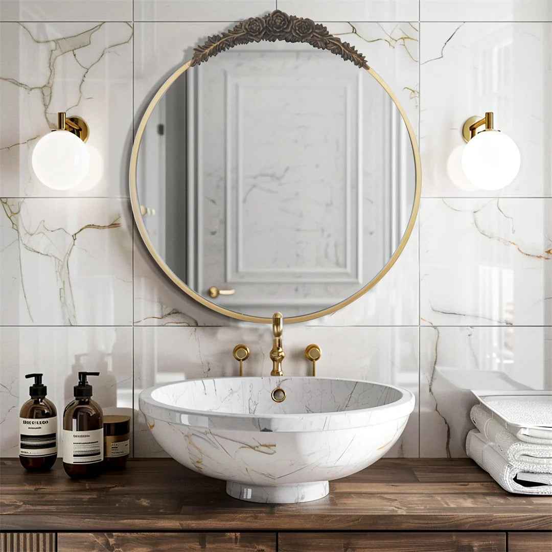 Miroir mural rond style baroque cadre métal doré laiton avec motifs roses