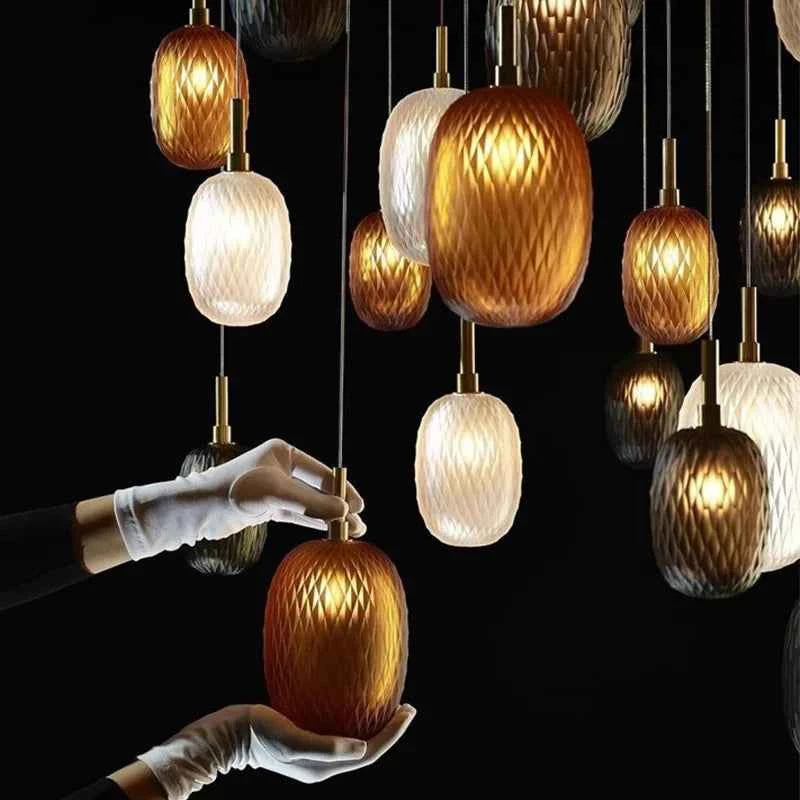 Suspension Targaryen en verre au design moderne