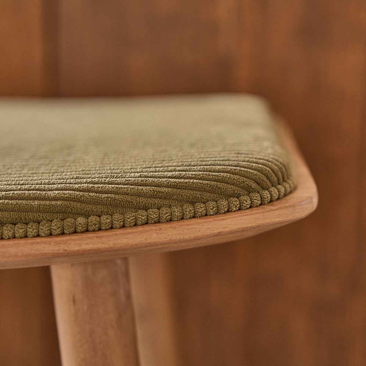 Lot de 2 tabourets en teck massif assise velours cotelé 75 cm