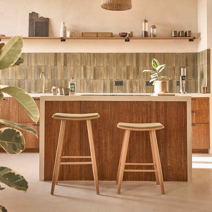 Lot de 2 tabourets en teck massif assise velours cotelé 75 cm