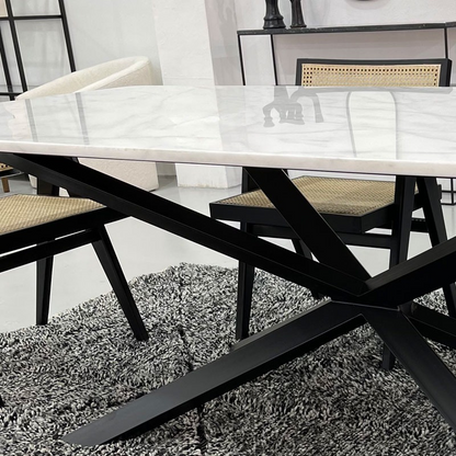 Table à manger en marbre blanc de Toscane – Élégance intemporelle - Lemiroir.ma