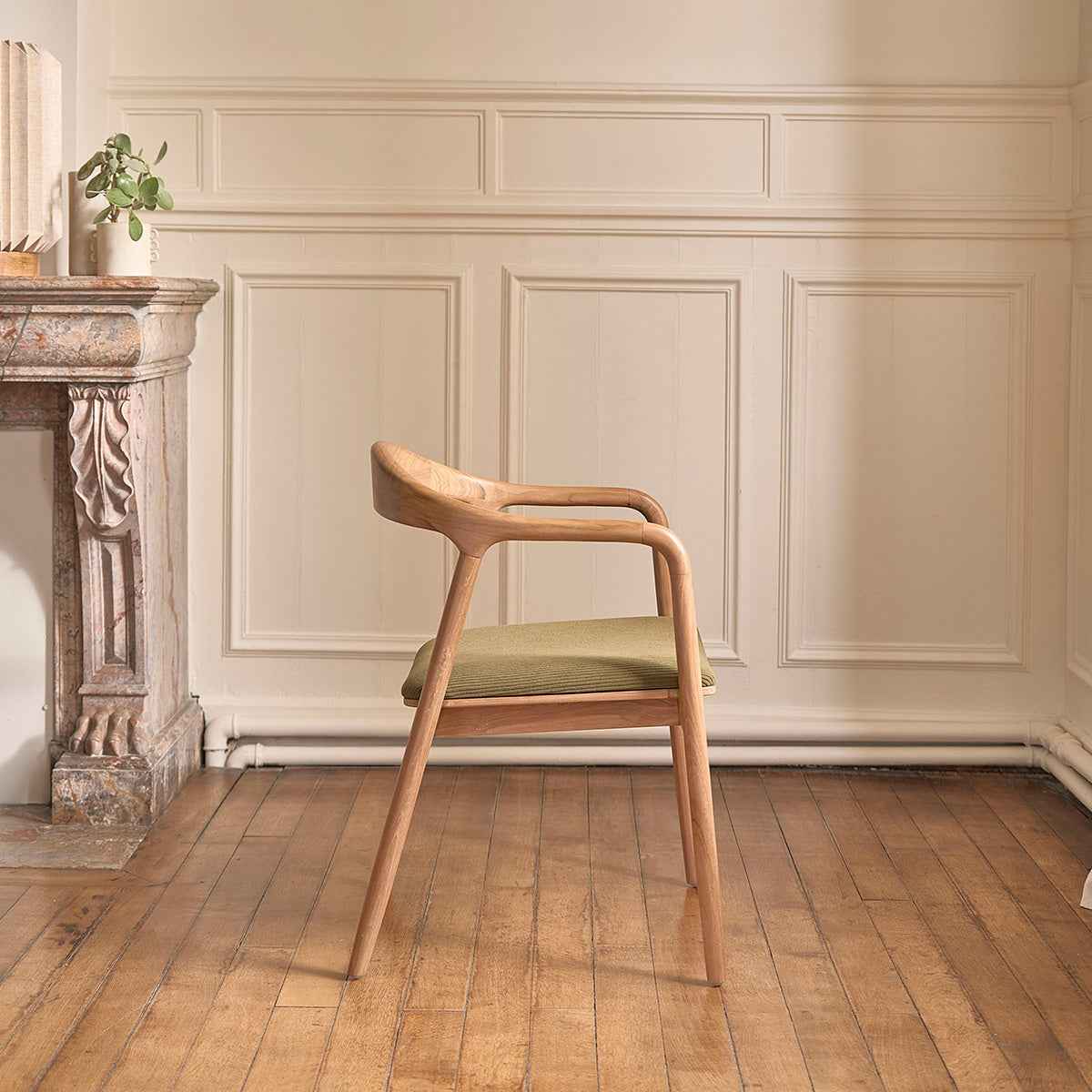 Chaise en teck massif assise velours côtelé kaki