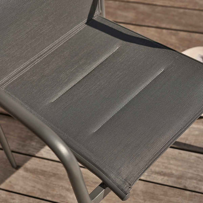 Fauteuil en aluminium et textilène gris