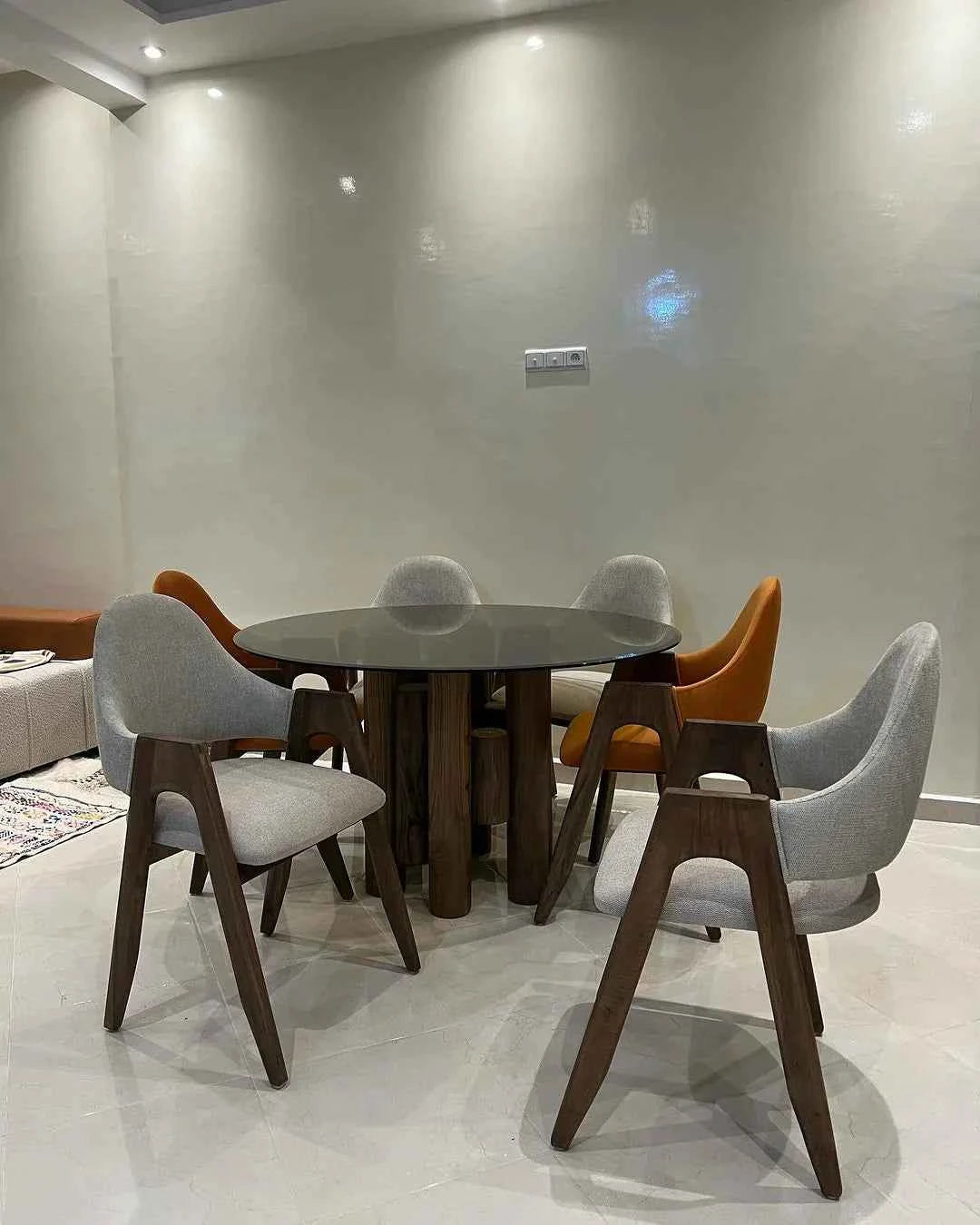 Table Ronde Chic avec 6 Chaises