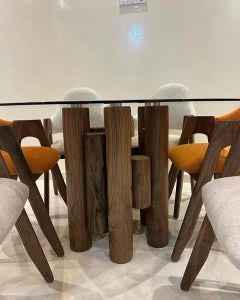 Table Ronde Chic avec 6 Chaises
