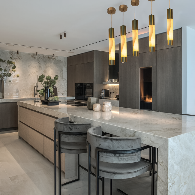 Suspension Naty en marbre naturel au design moderne